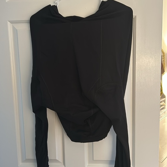 🌿Ivivva by Lululemon girls black top, size 8🌿 - Picture 5 of 6